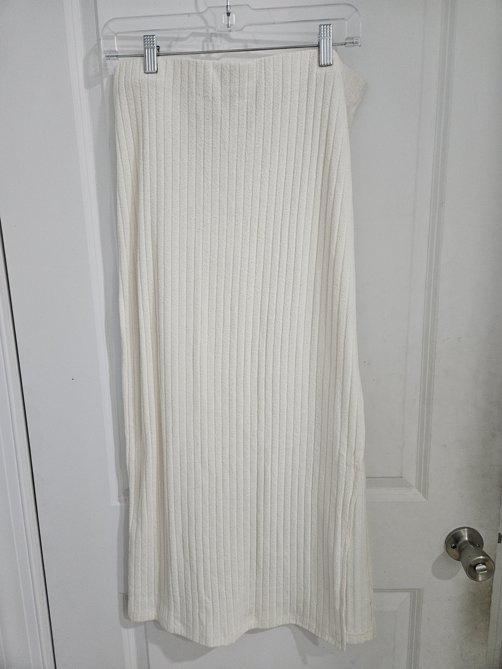 Cream Ribbed Knit Maxi Skirt With Slit